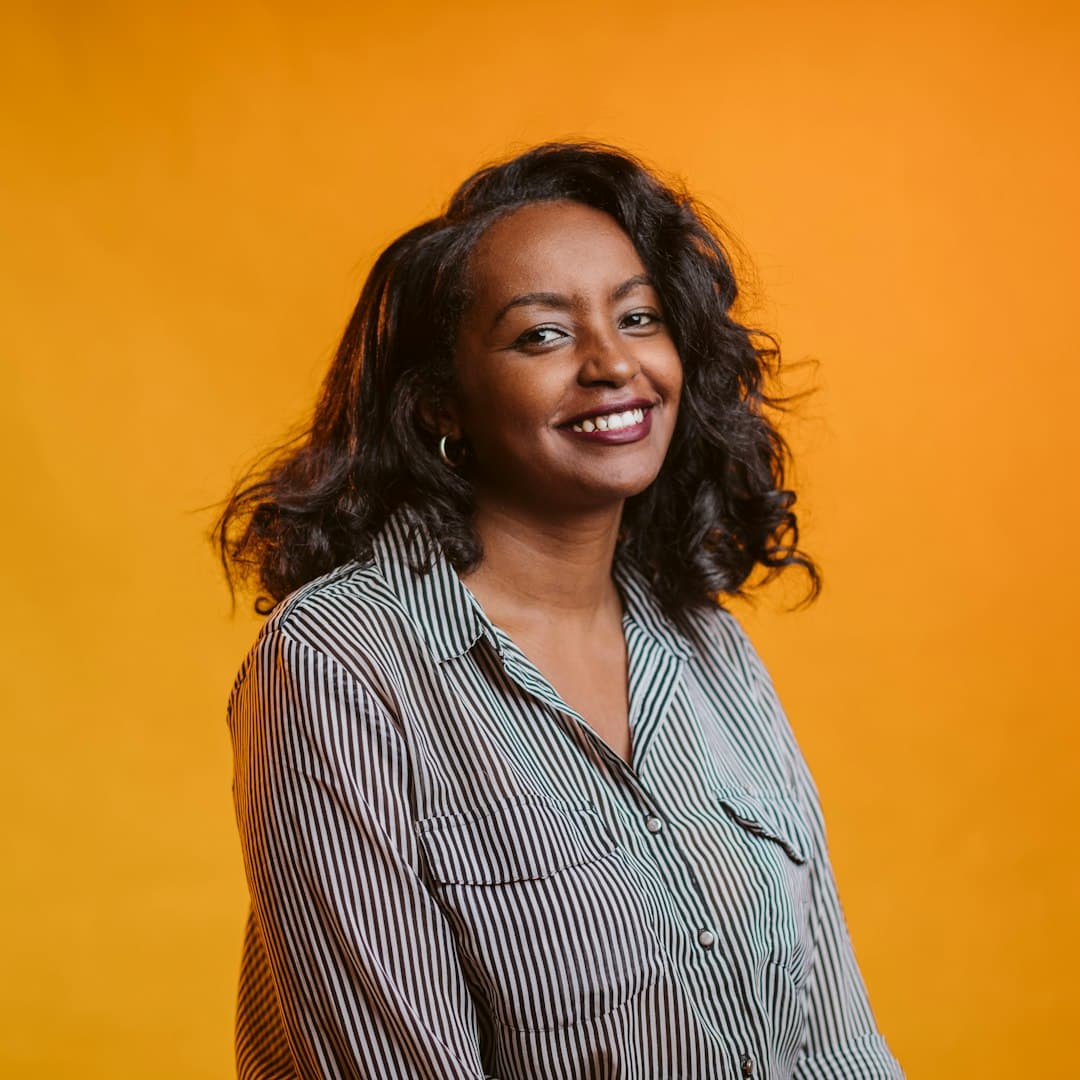 Sophie M., Office Manager, souriante et professionnelle